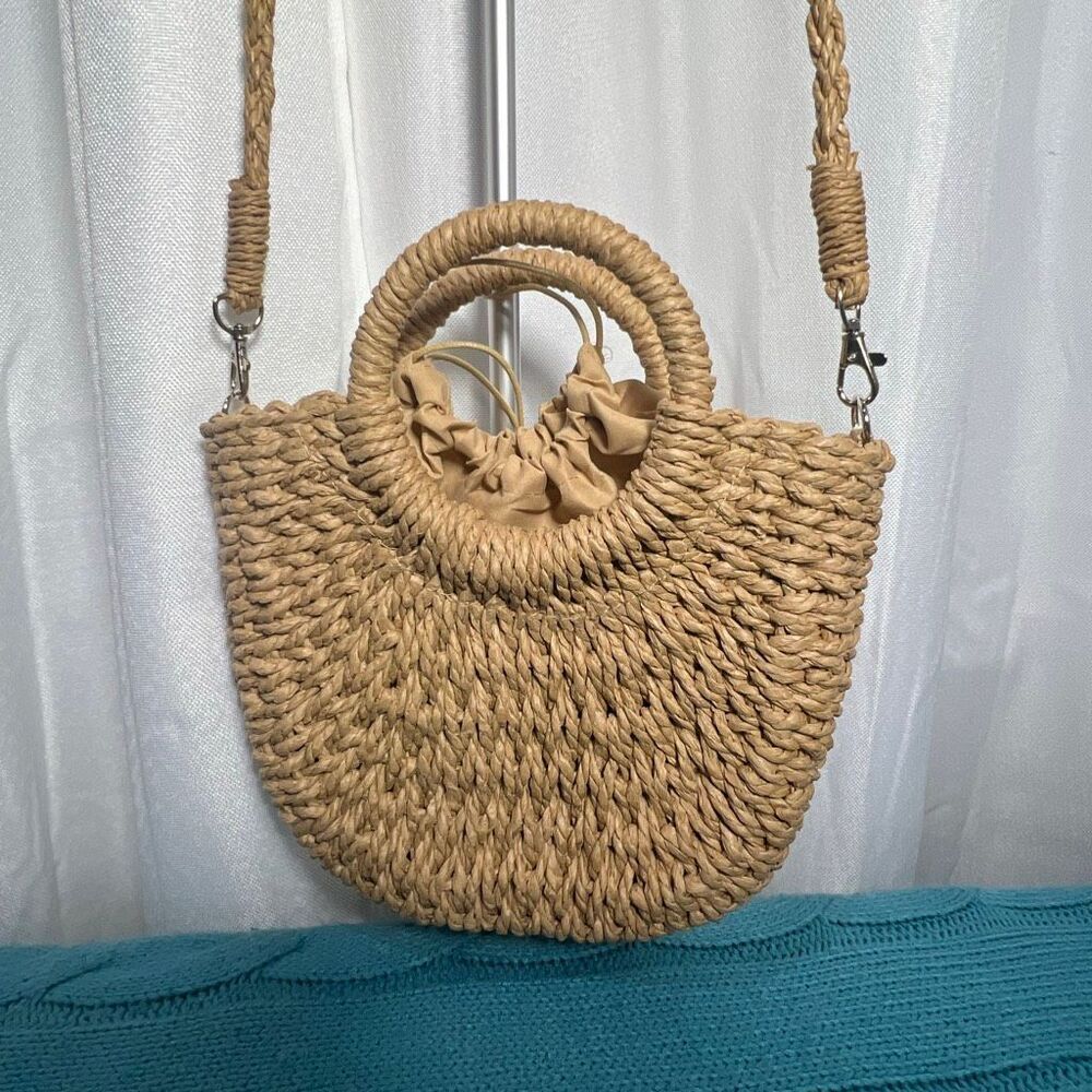Woven Straw / Grass Tote, Rounded Bottom Purse, Bag, Thailand Shoulder, Arm Carr